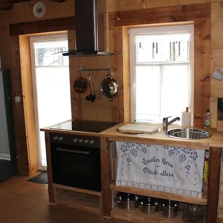 Apartment Schoene In Mit Garten, Grill Und Terrasse Klingenthal